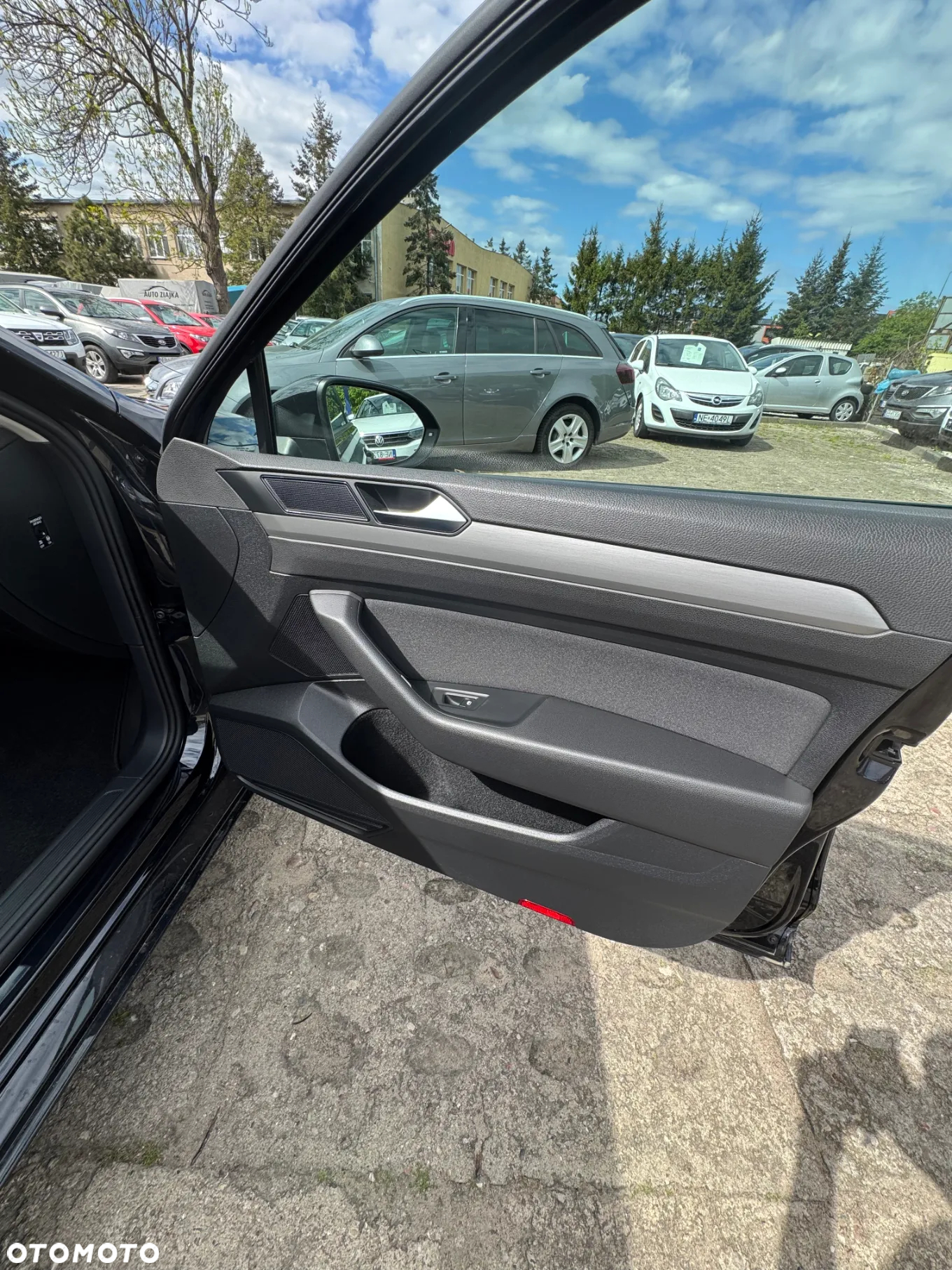 Volkswagen Passat 2.0 TDI BMT Comfortline - 23
