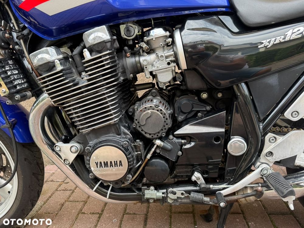 Yamaha XJR - 22