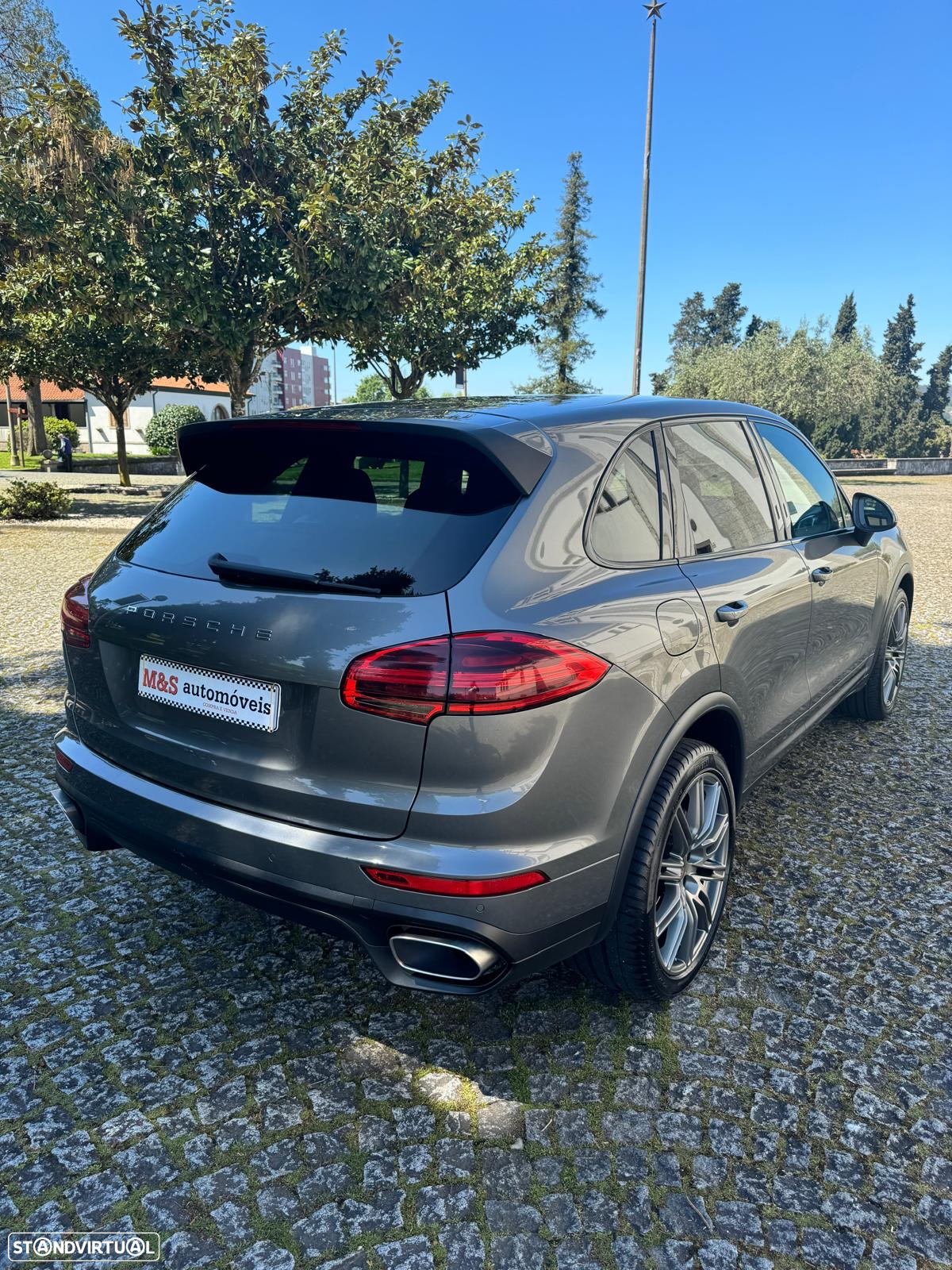 Porsche Cayenne Diesel Platinum Edition - 8