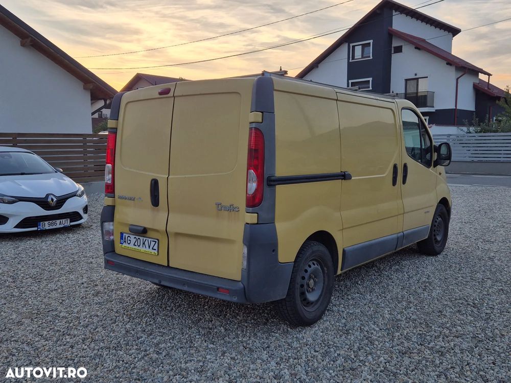 Renault TRAFIC - 8