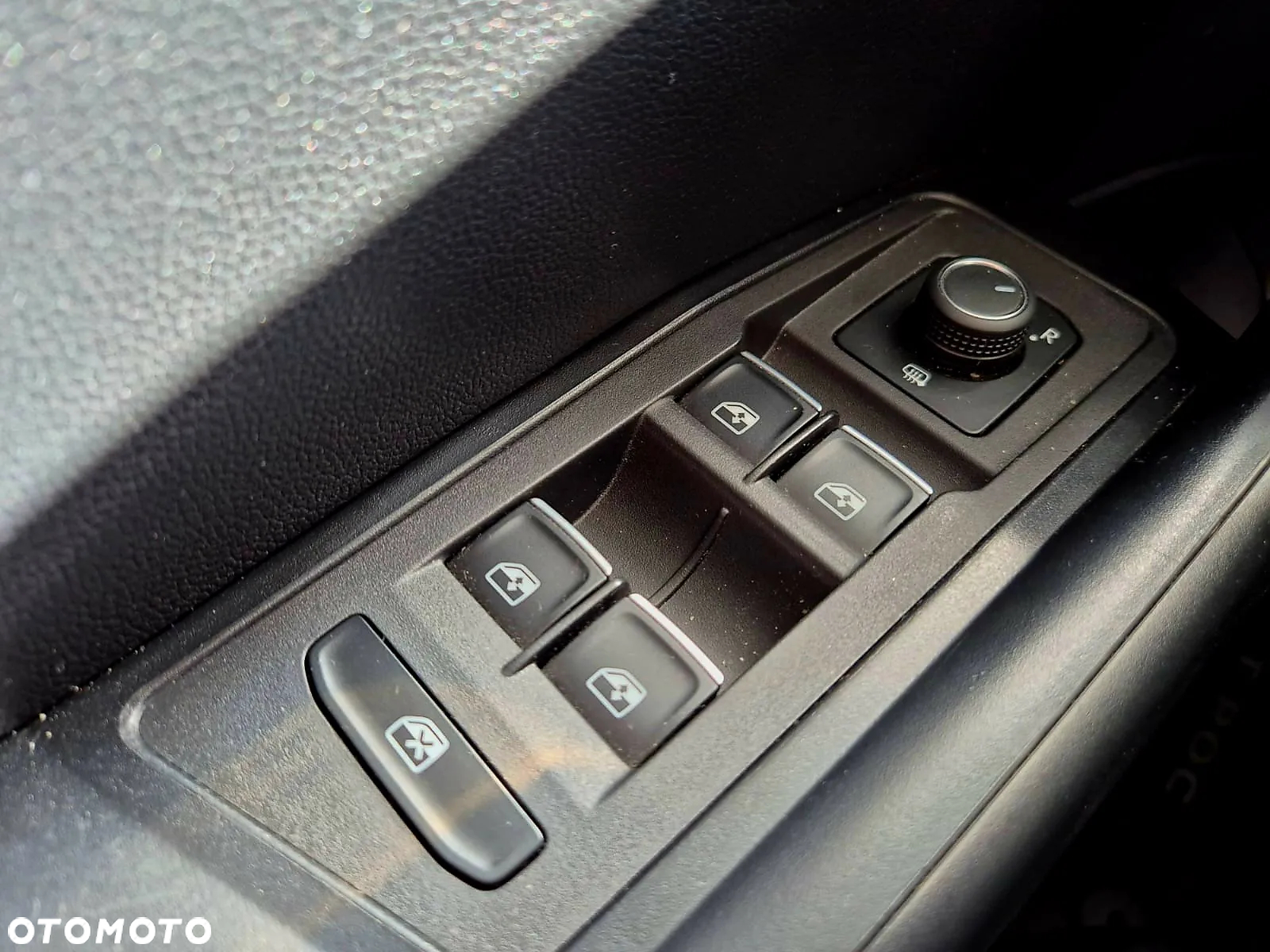 Volkswagen T-Roc 1.0 TSI Advance - 19
