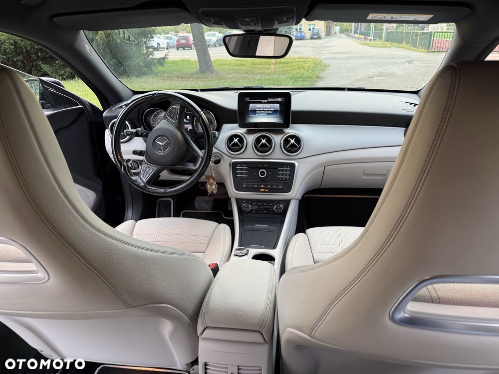 Mercedes-Benz CLA - 4