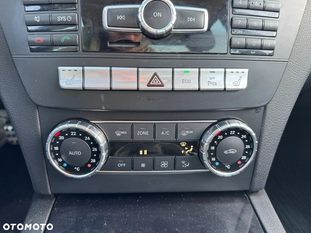 Mercedes-Benz Klasa C 180 BlueEFFICIENCY Elegance - 19
