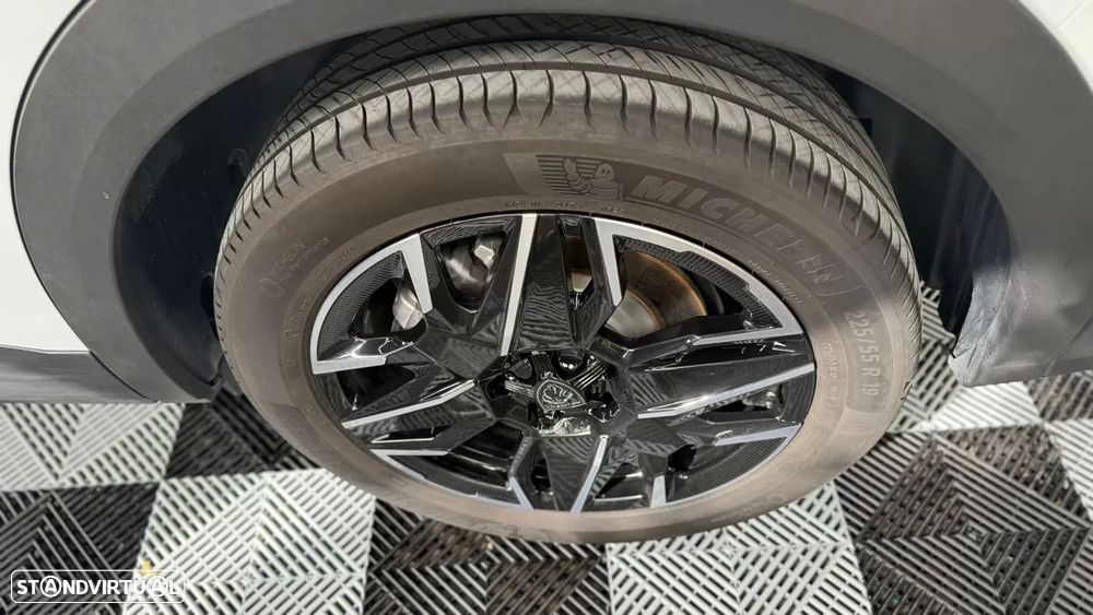 Peugeot 5008 1.2 Hybrid Allure e-DCS6 - 22