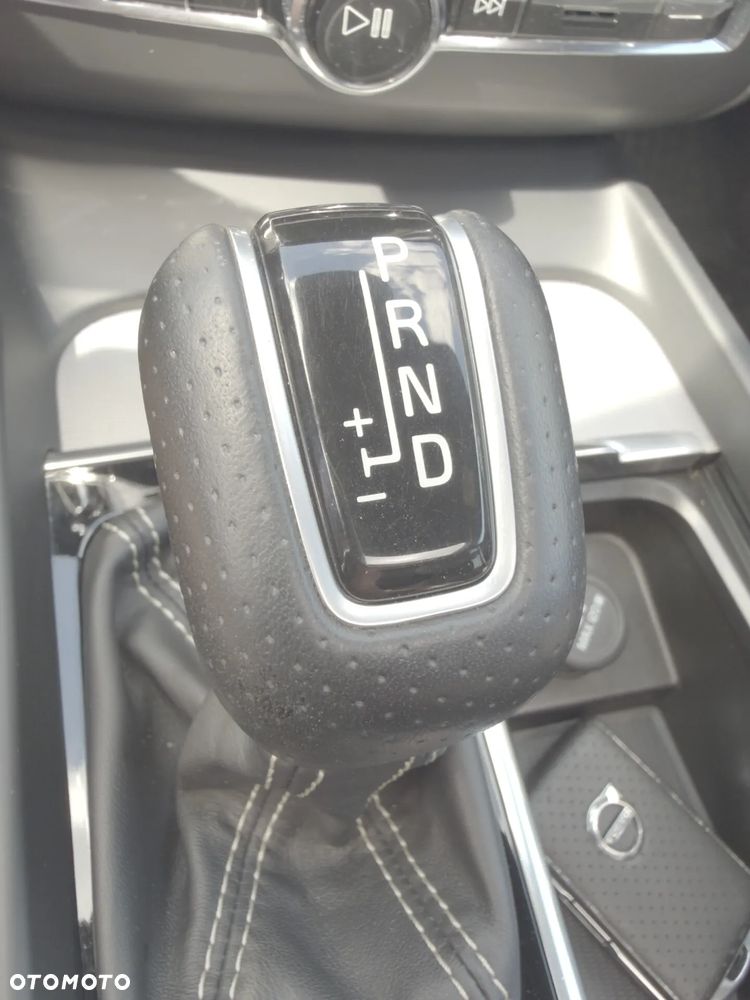 Volvo XC 60 T5 AWD R-Design - 17