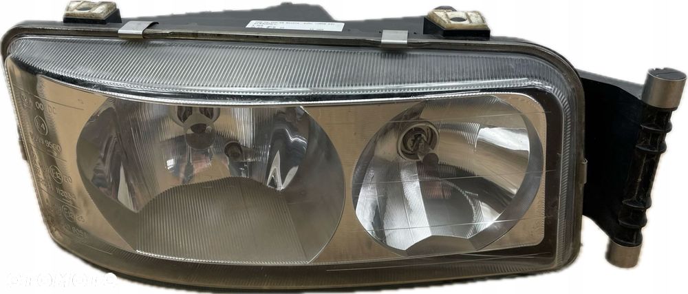 MAN TGS TGX LIONS CITY LAMPA REFLEKTOR PRAWA PRZÓD 5690200028 16.01.18 - 1