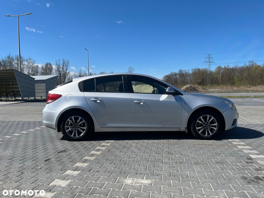Chevrolet Cruze 1.6 LS - 1