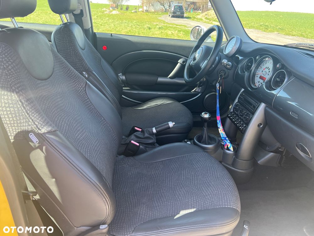 MINI Cooper Standard - 12