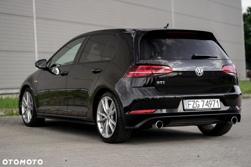 Volkswagen Golf - 3