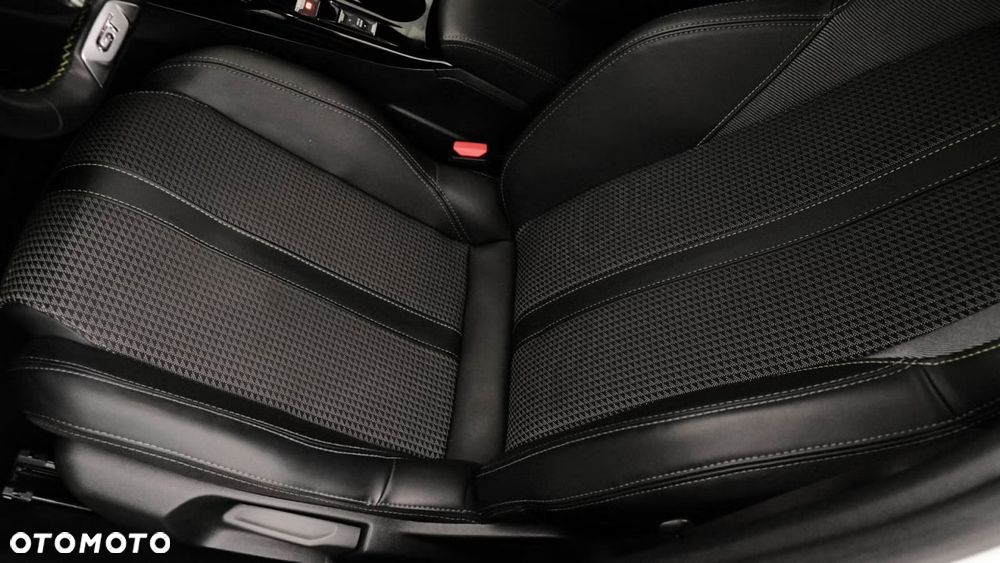 Peugeot 208 Elektromotor 136 GT - 12