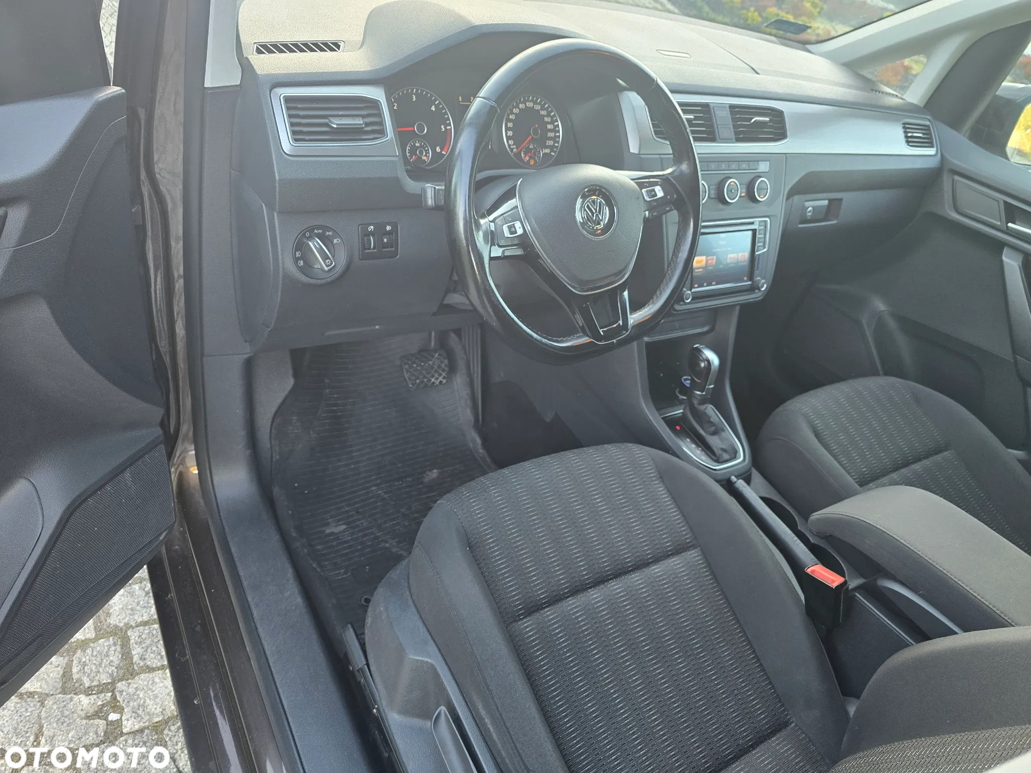 Volkswagen Caddy 2.0 TDI Comfortline DSG - 10