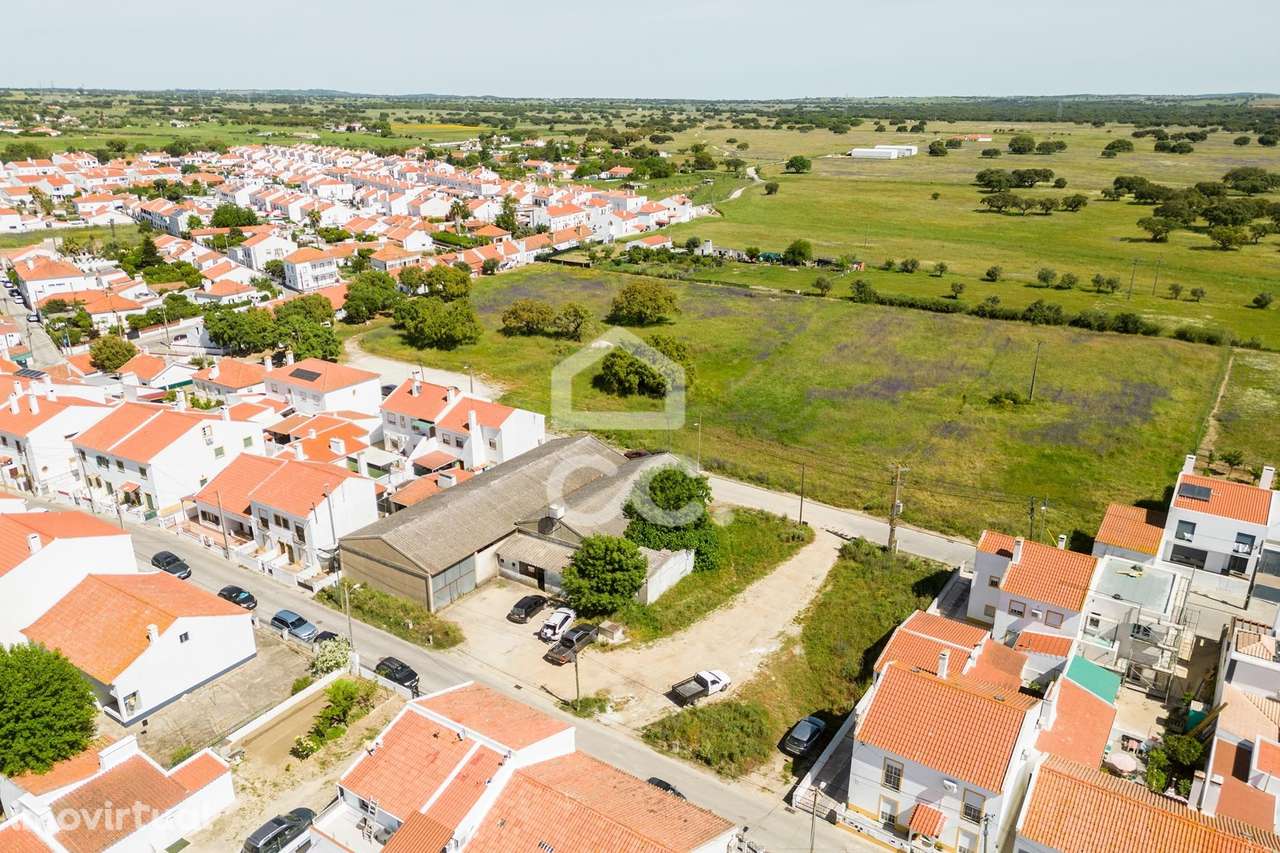 Terreno de 9100m2 c/ viabilidade de construção para 10 Fogos | Canavia - Grande imagem: 3/10