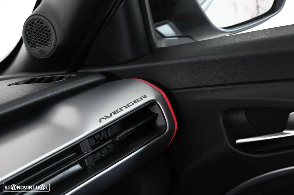 Jeep Avenger 1.2 e-Hybrid Summit DCT - 31
