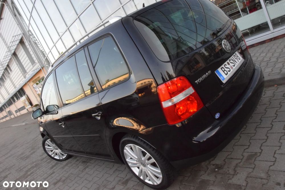 Volkswagen Touran - 32