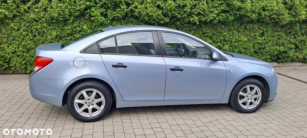 Chevrolet Cruze - 10