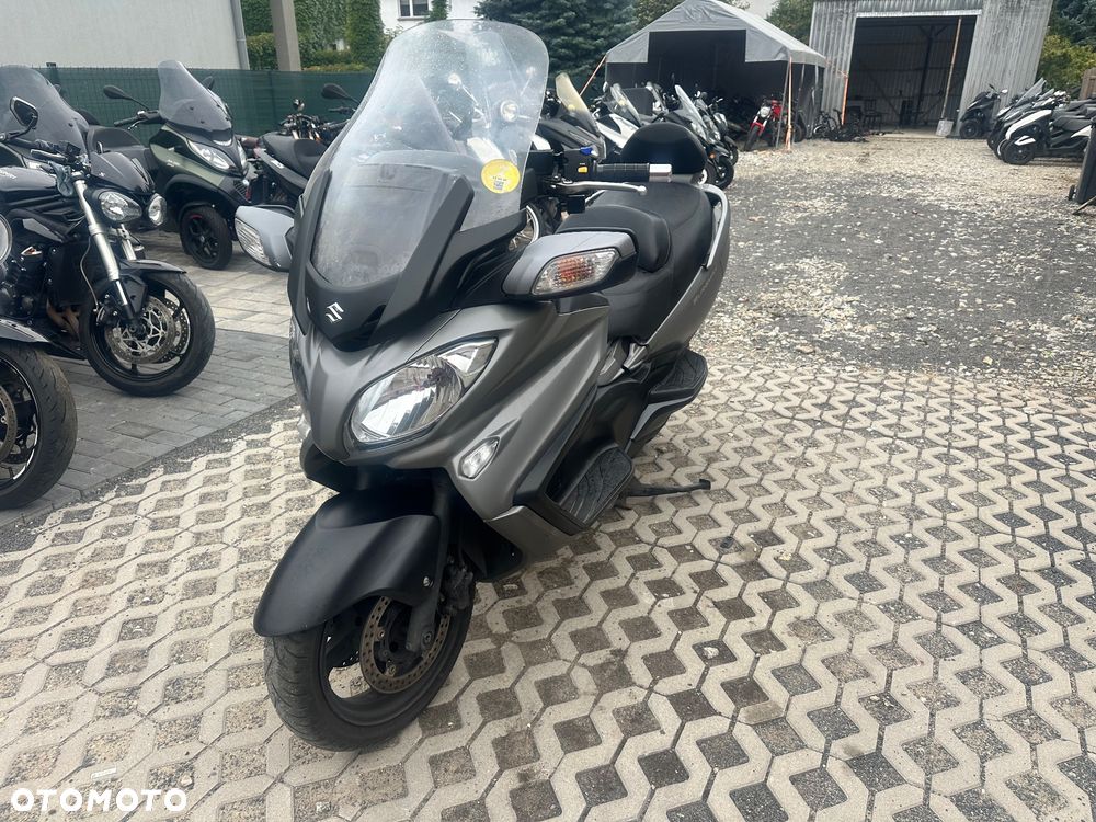 Suzuki Burgman - 10