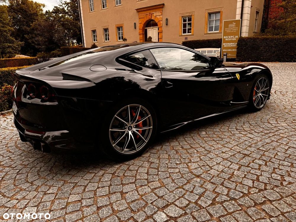 Ferrari 812 Superfast - 4