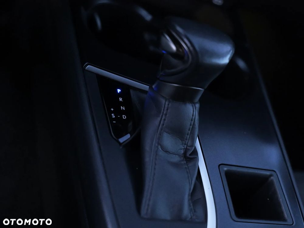 Lexus UX 250h GPF Elegance 2WD - 38