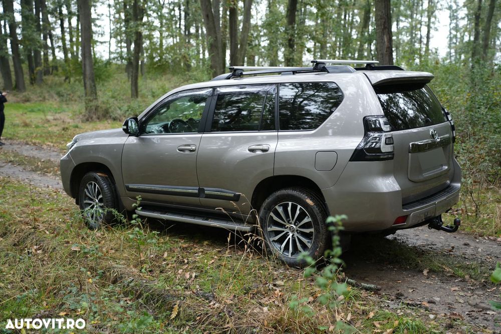 Toyota Land Cruiser - 4
