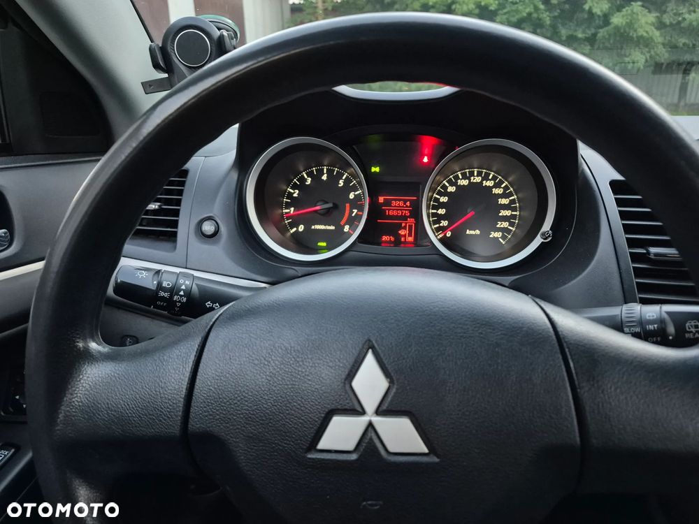 Mitsubishi Lancer 1.6 Inform - 10