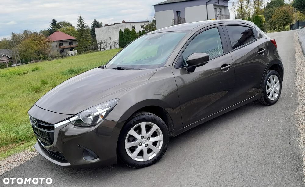 Mazda 2 2017 photo 3