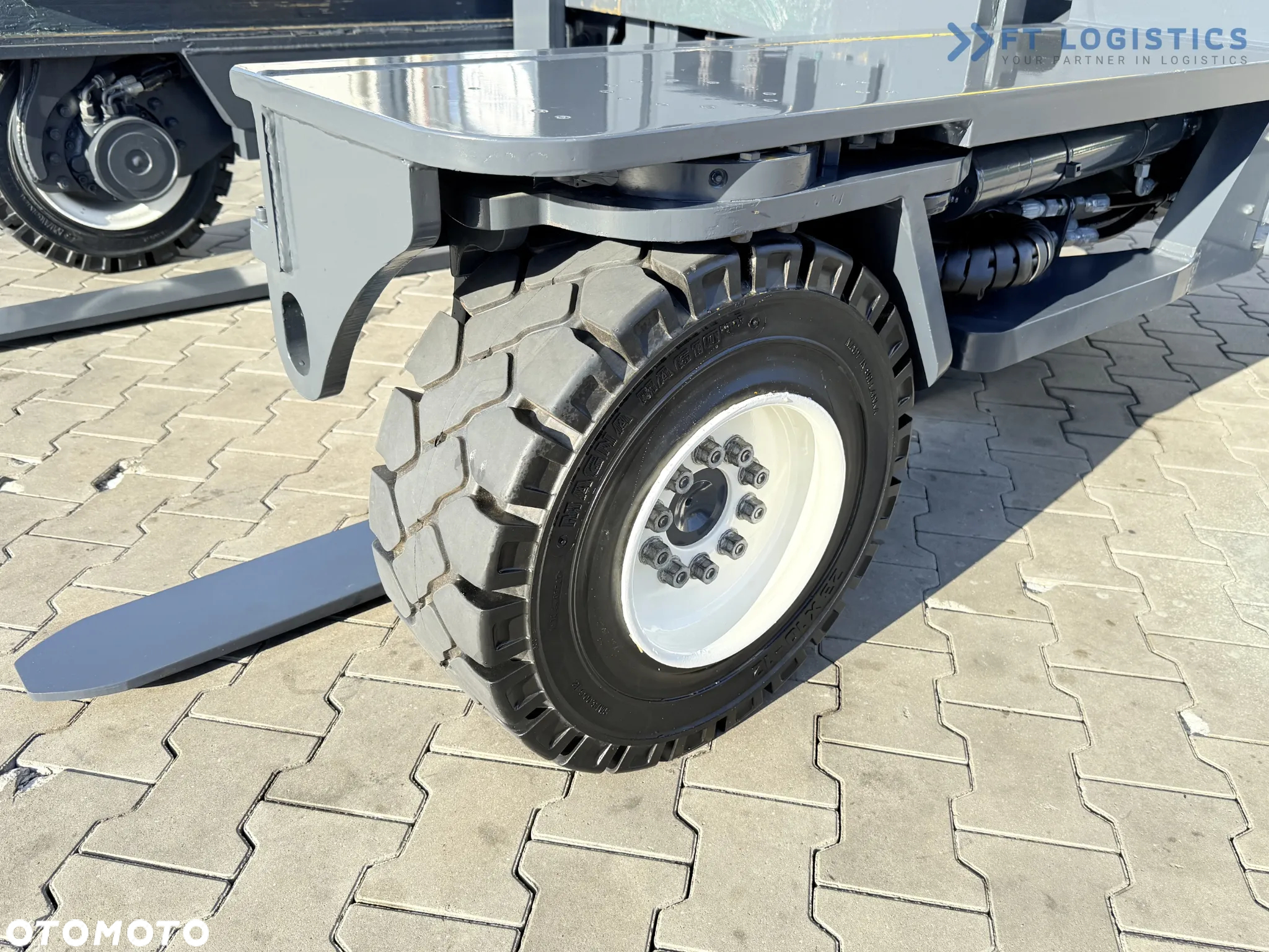 Combilift WÓZEK CZTEROKIERUNKOWY - WIELOKIERUNKOWY C5000XL / GAS / DUPLEX 6000MM /JEDYNE 3479 MOTOGODZIN /  PRZESUW WIDEŁ / PEŁNA KABINA / STAN IDEALNY / Szeroka oferta wózków czterokierunkowych i bocznych, dopasowanych do różnorodnych potrzeb i zastosowań - 4