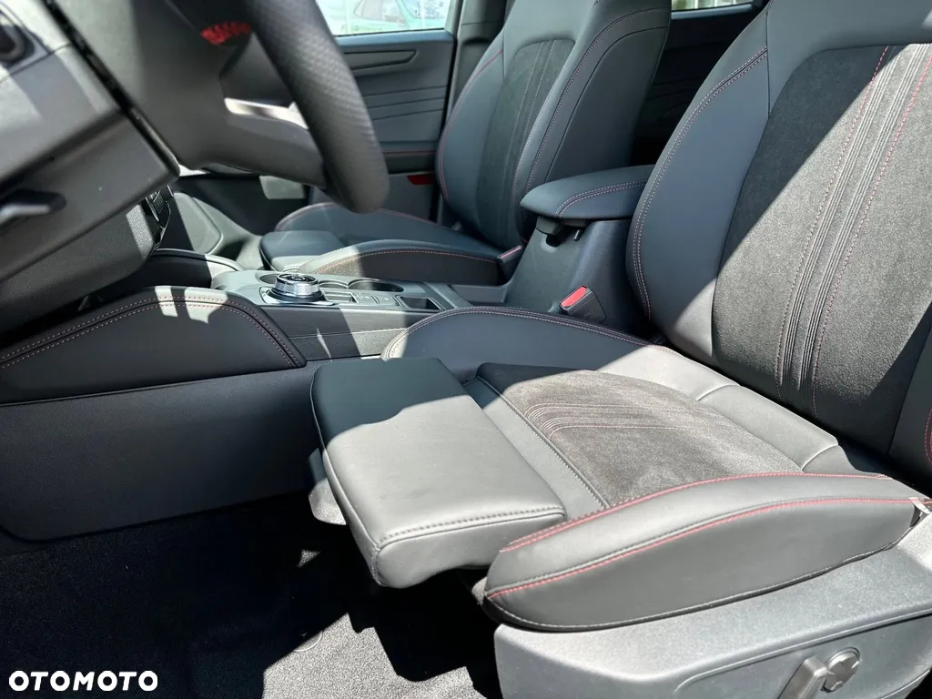 Ford Kuga 2.5 FHEV AWD ST-Line X eCVT - 15