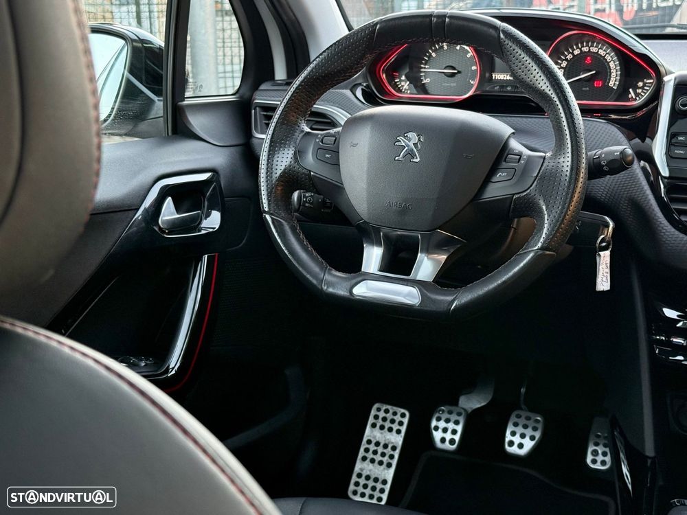 Peugeot 2008 1.2 PureTech GT Line - 11