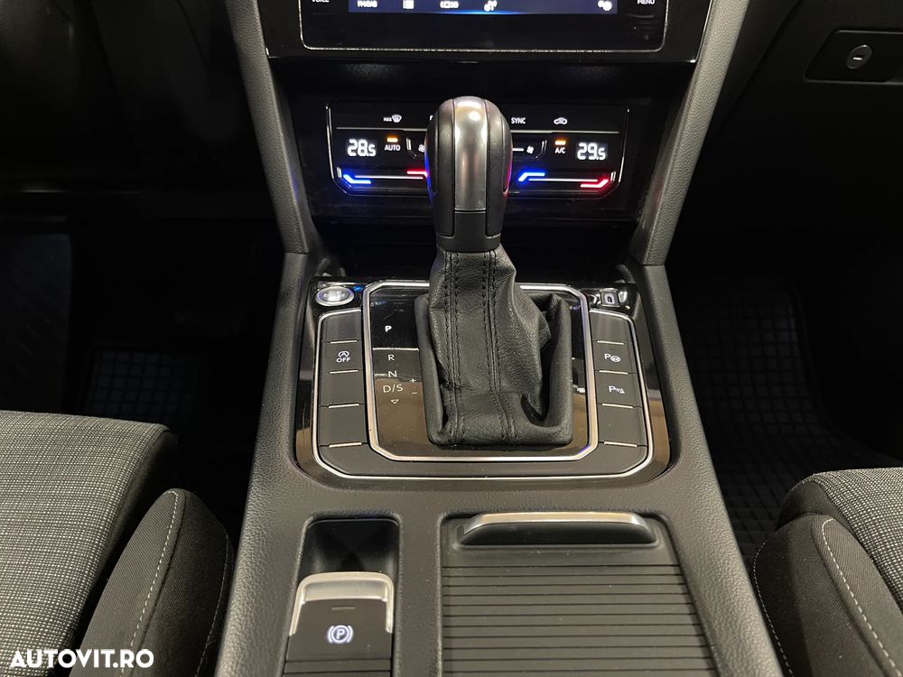 Volkswagen Passat 2.0 TDI SCR DSG Business - 22
