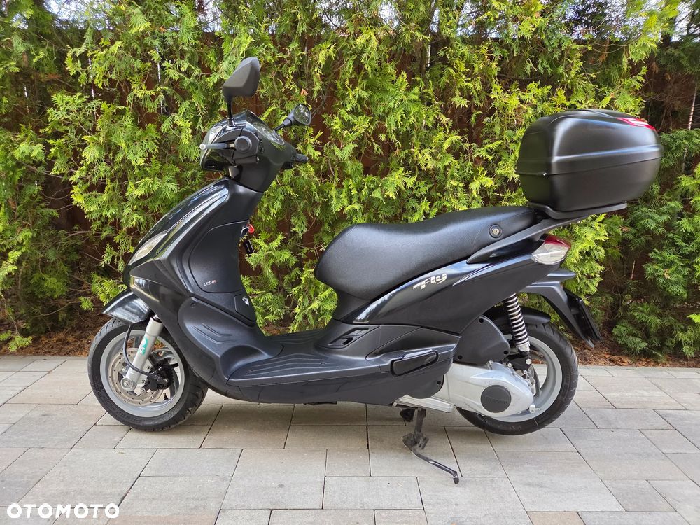 Piaggio FLY - 5