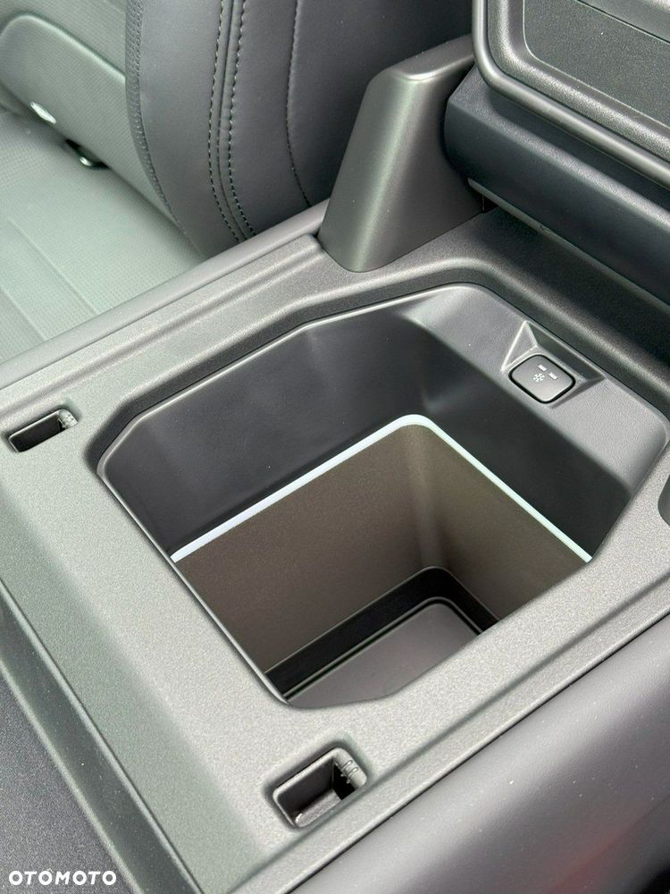 Land Rover Defender - 17