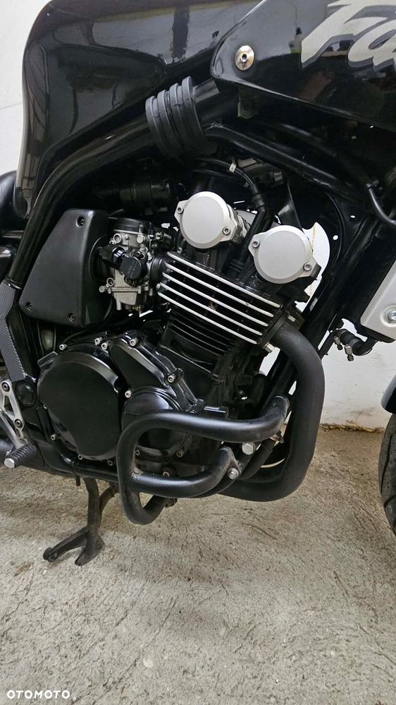 Yamaha FZS - 7