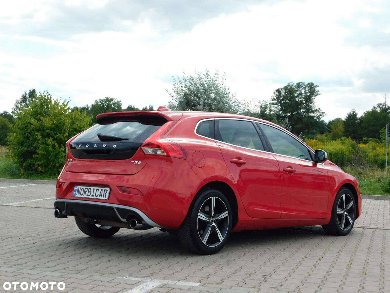 Volvo V40 T3 Drive-E R-Design Momentum - 5