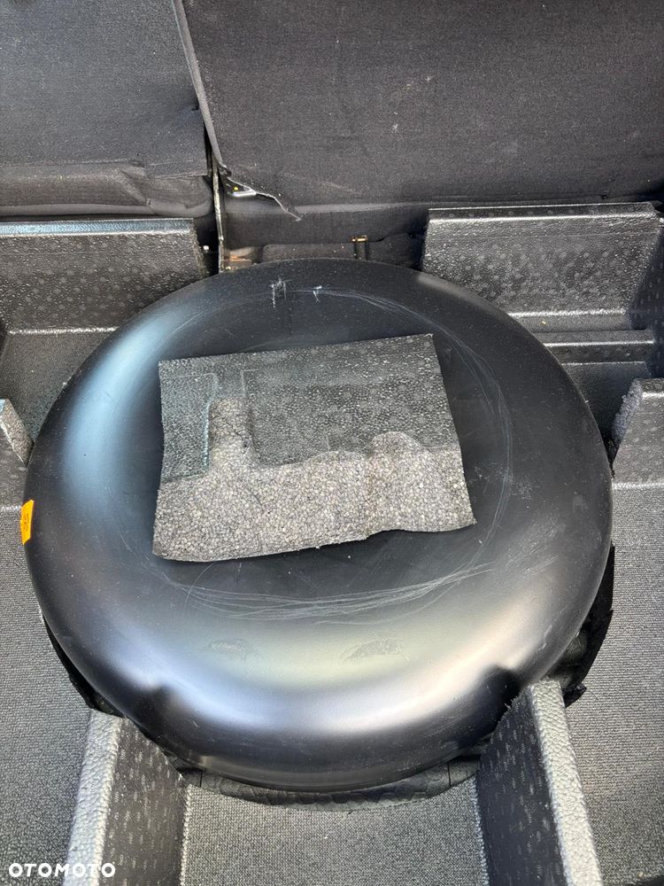 Kia Sportage 2.0 L - 11