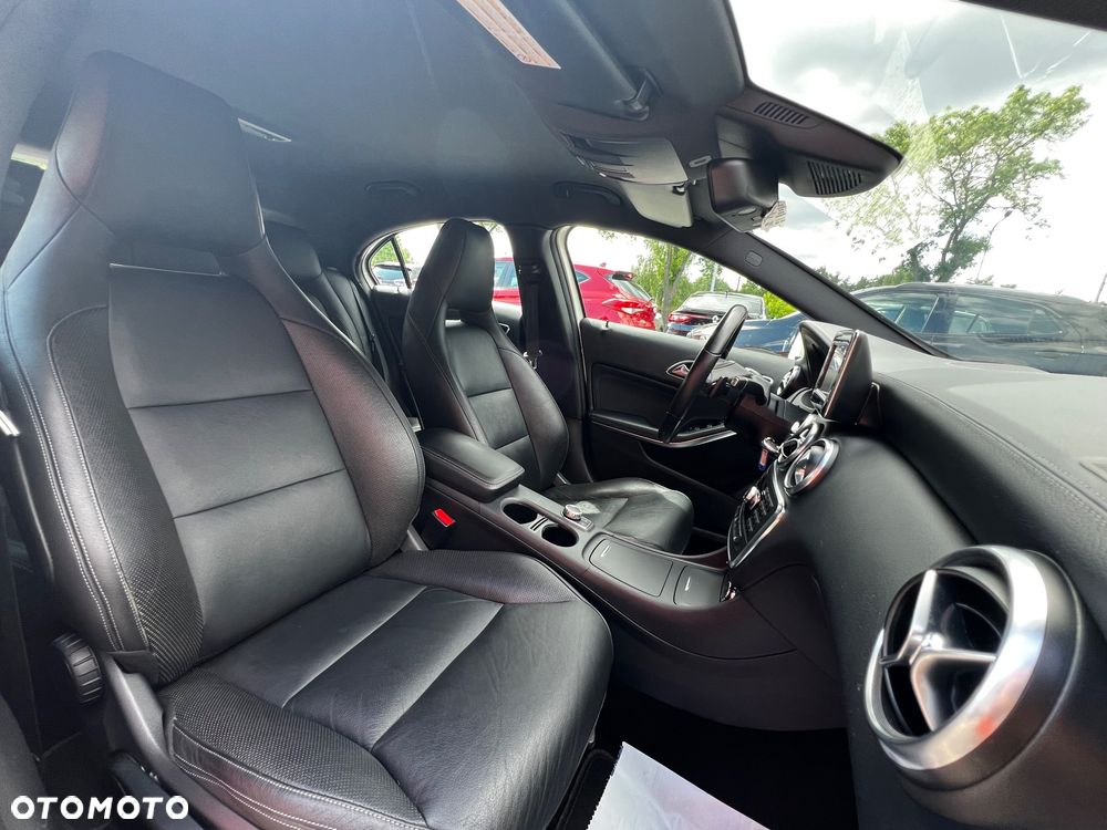 Mercedes-Benz Klasa A 250 7G-DCT AMG Line - 26