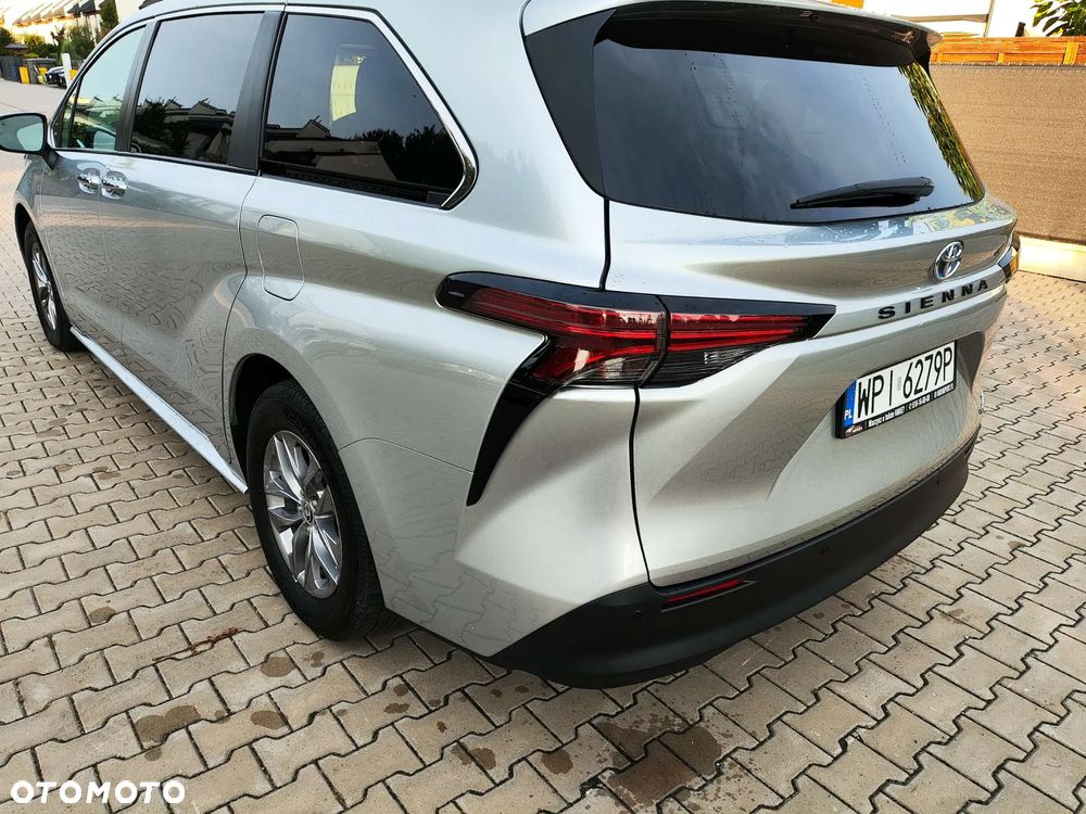 Toyota Sienna - 7