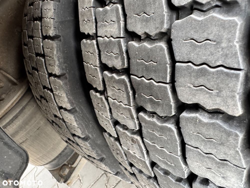 Komplet 4 kół, felga, opony Uniroyal 245/70 R17,5 - 2