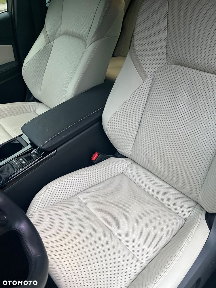 Toyota Camry 2.5 Hybrid Dynamic Force Executive e-CVT - 14