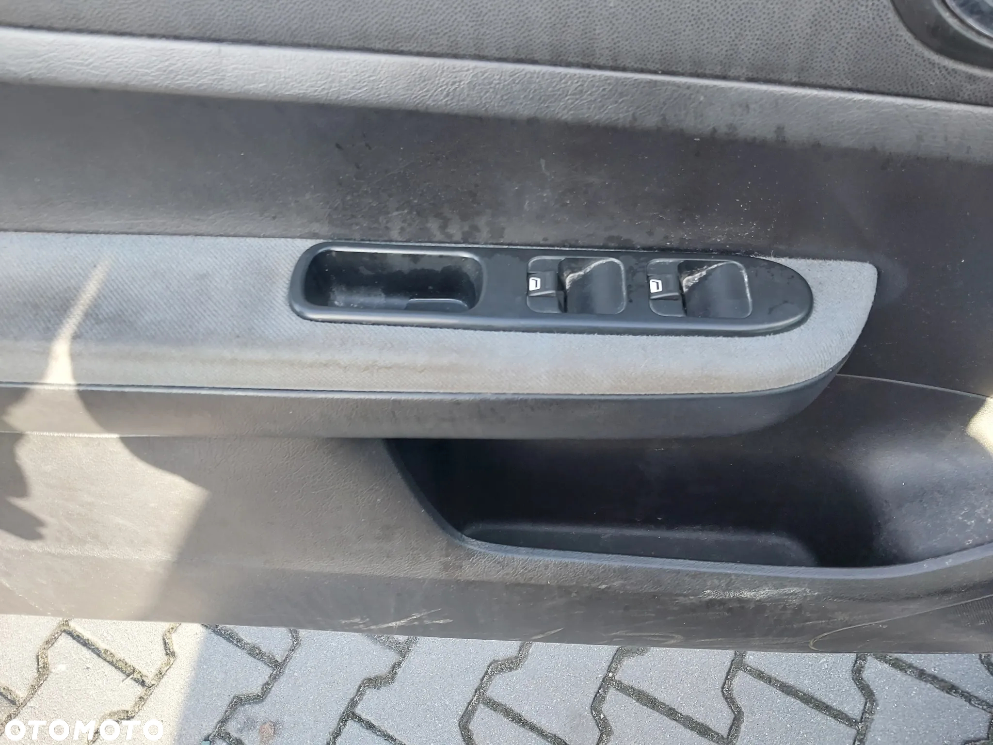 Peugeot 307 FL Lift 3D Hatchback silnik 1.6 HDI 90KM skrzynia biegów 20DM75 drzwi zderzak klapa błotnik EZRC belka przewód szyba wyświetlacz podsufitka wtryski pompa maglownica felgi alternator Cały na części wszystkie części - 17