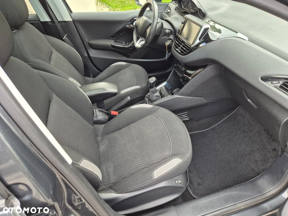 Peugeot 208 1.6 BlueHDi Allure S&S - 8