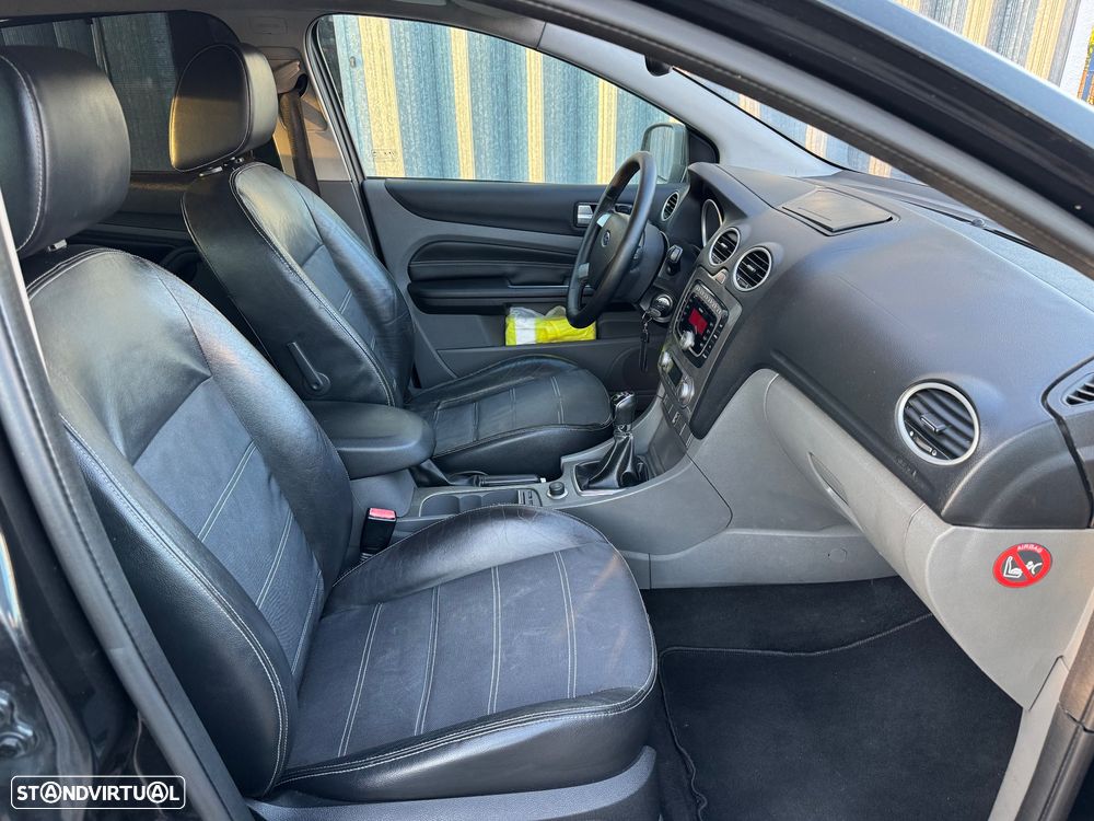 Ford Focus SW 1.6 TDCi Titanium - 30