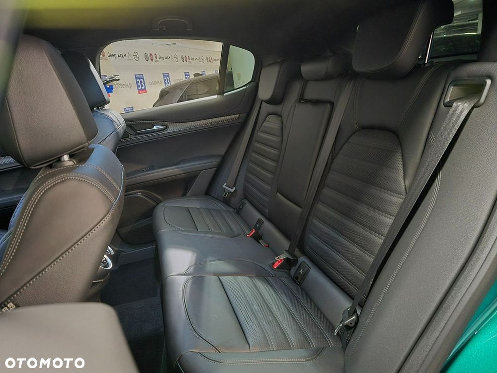 Alfa Romeo Stelvio - 16