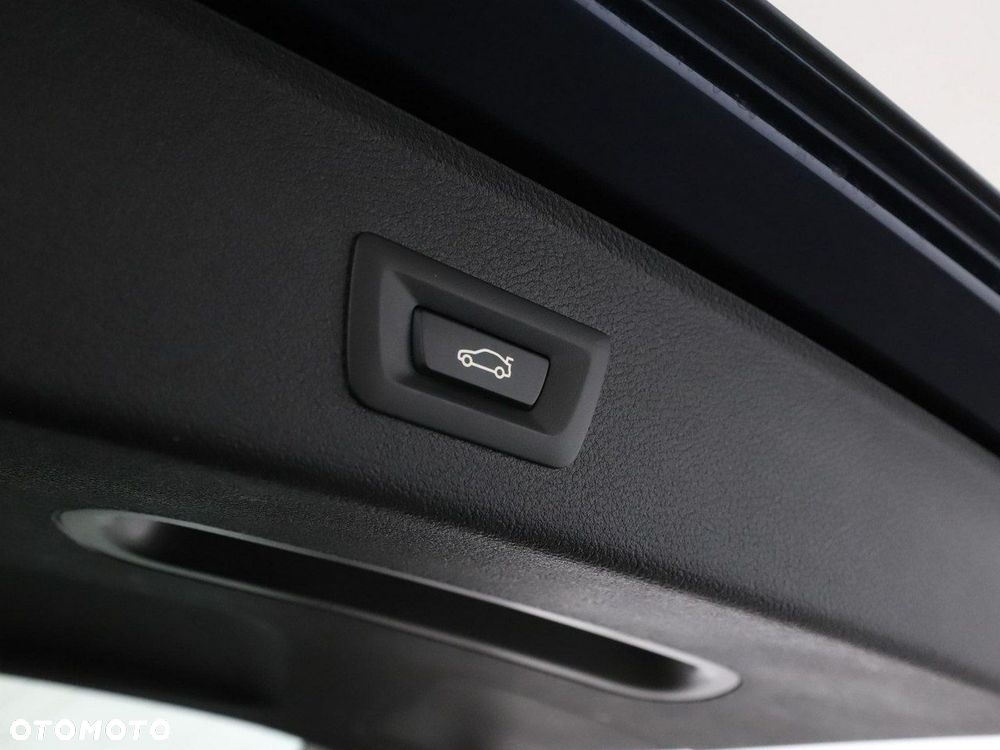 BMW X3 xDrive20d - 38