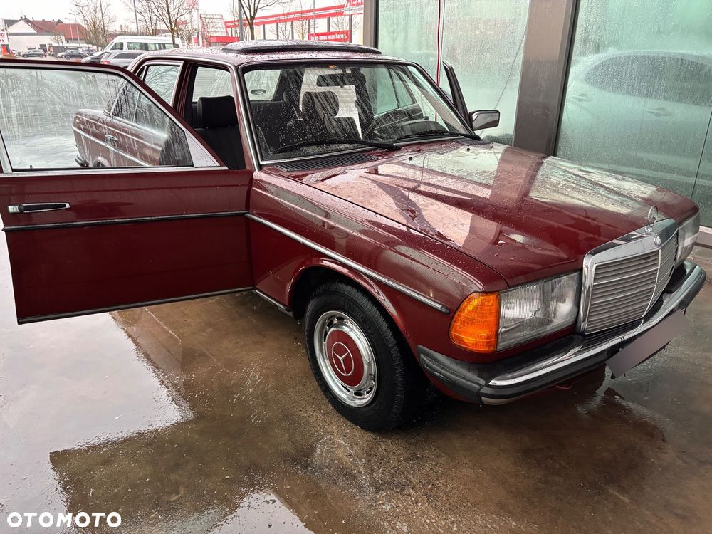 Mercedes-Benz W123 - 2