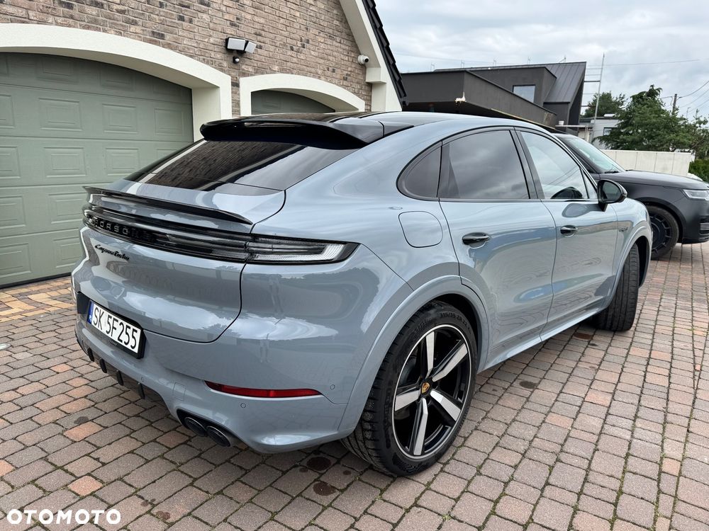 Porsche Cayenne Turbo E-Hybrid PHEV - 3