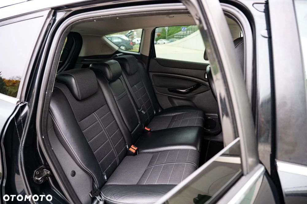 Ford Kuga - 24