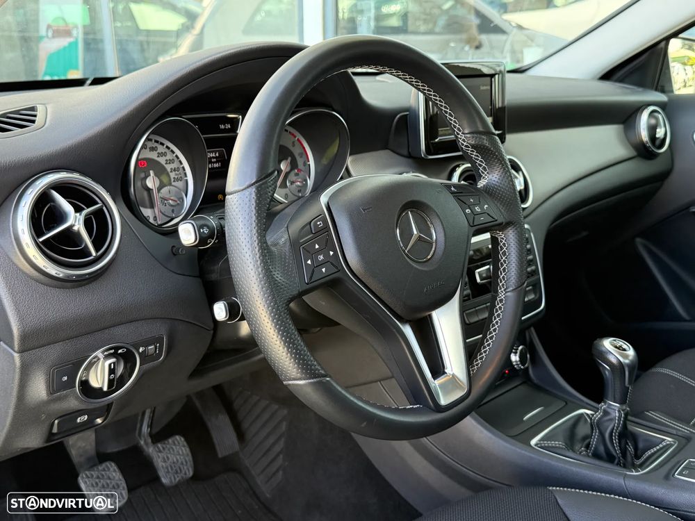 Mercedes-Benz GLA 180 CDI Urban - 16