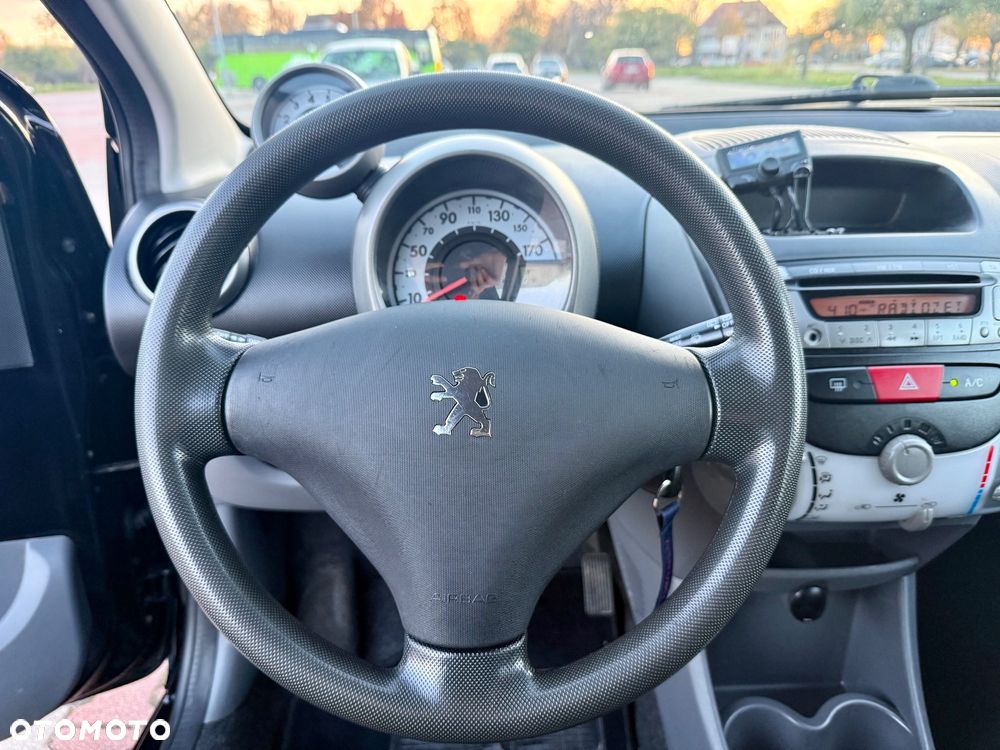 Peugeot 107 1.0 Trendy 2-Tronic - 23