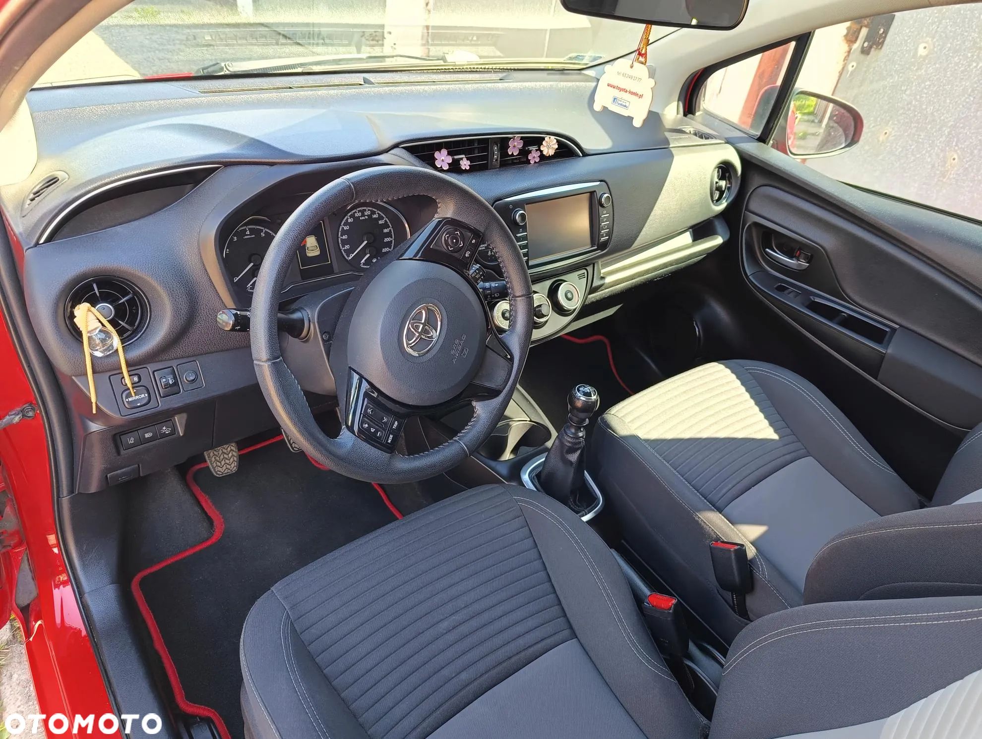 Toyota Yaris 1.5 Premium - 1