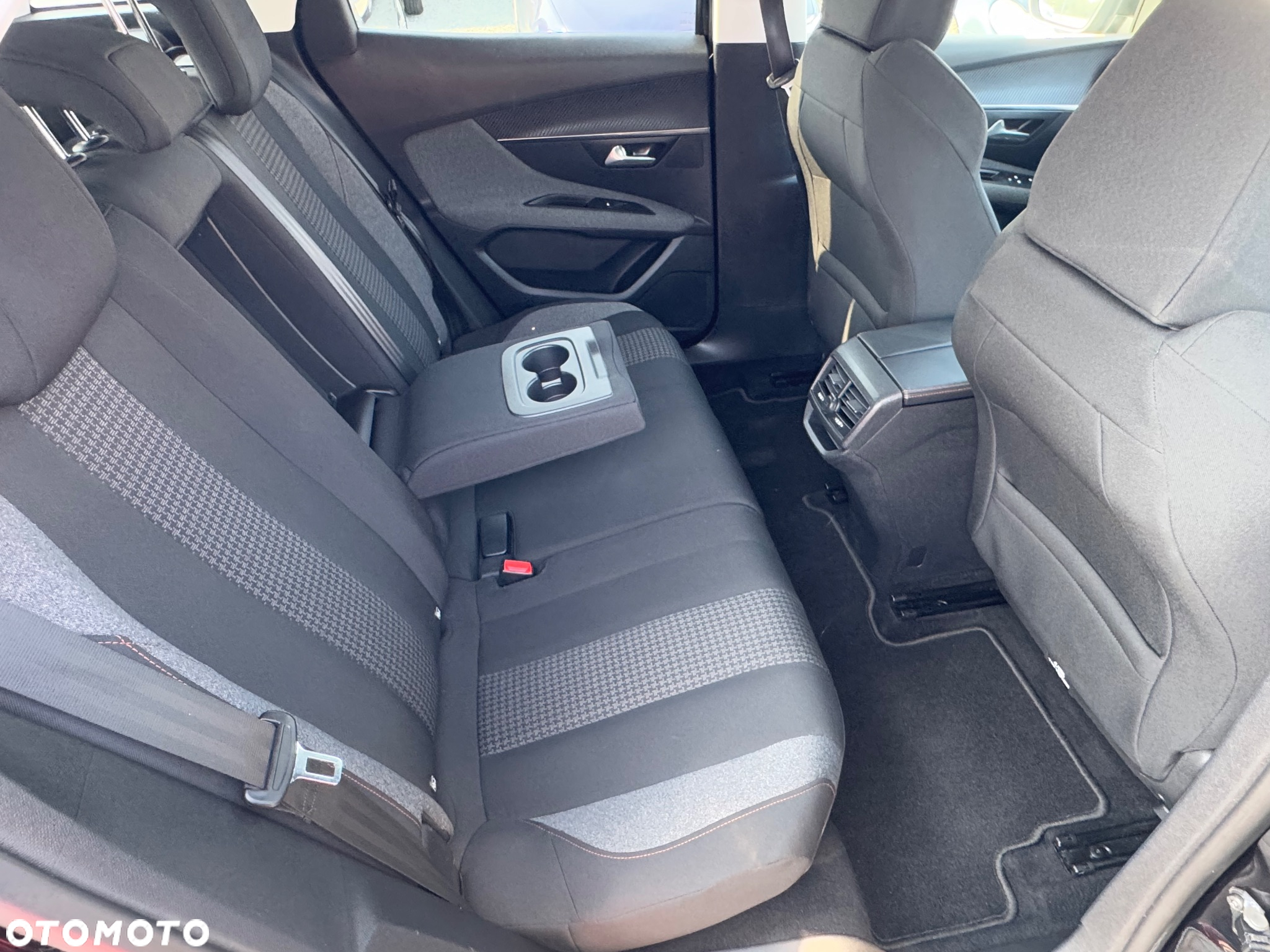 Peugeot 3008 1.6 BlueHDi Active S&S - 24